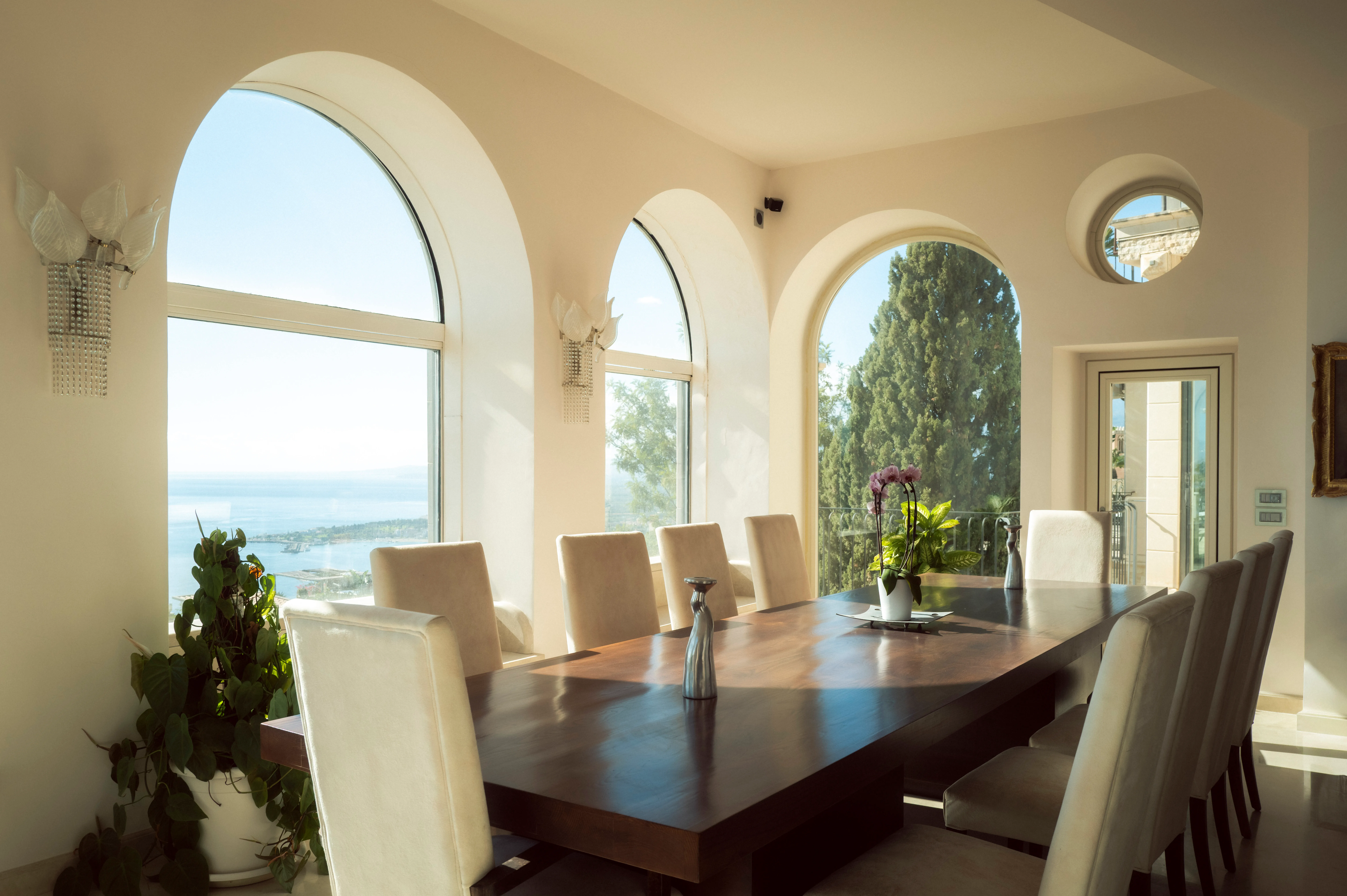 Sala da pranzo di una casa di Taormina